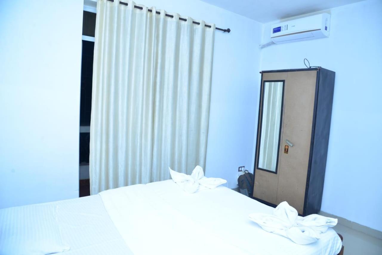 Cliff Heaven 2 Bhk Ac Apartment Orlim Buitenkant foto