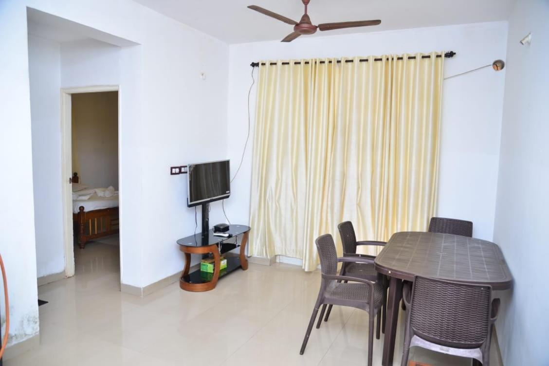 Cliff Heaven 2 Bhk Ac Apartment Orlim Buitenkant foto