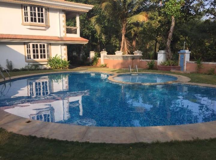 Cliff Heaven 2 Bhk Ac Apartment Orlim Buitenkant foto